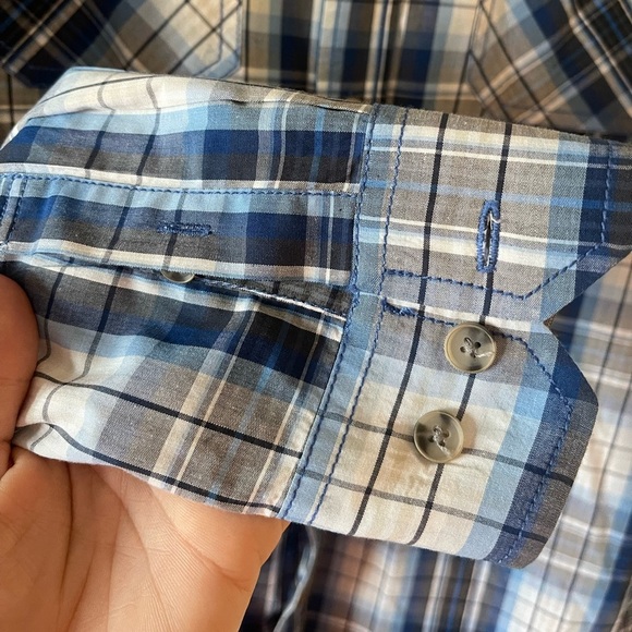 Weatherproof button down • Mens Medium - Picture 4 of 7